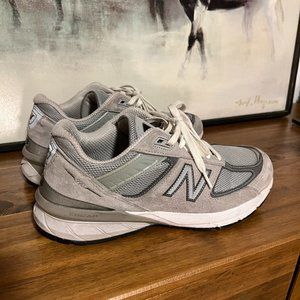 New Balance 990 V5